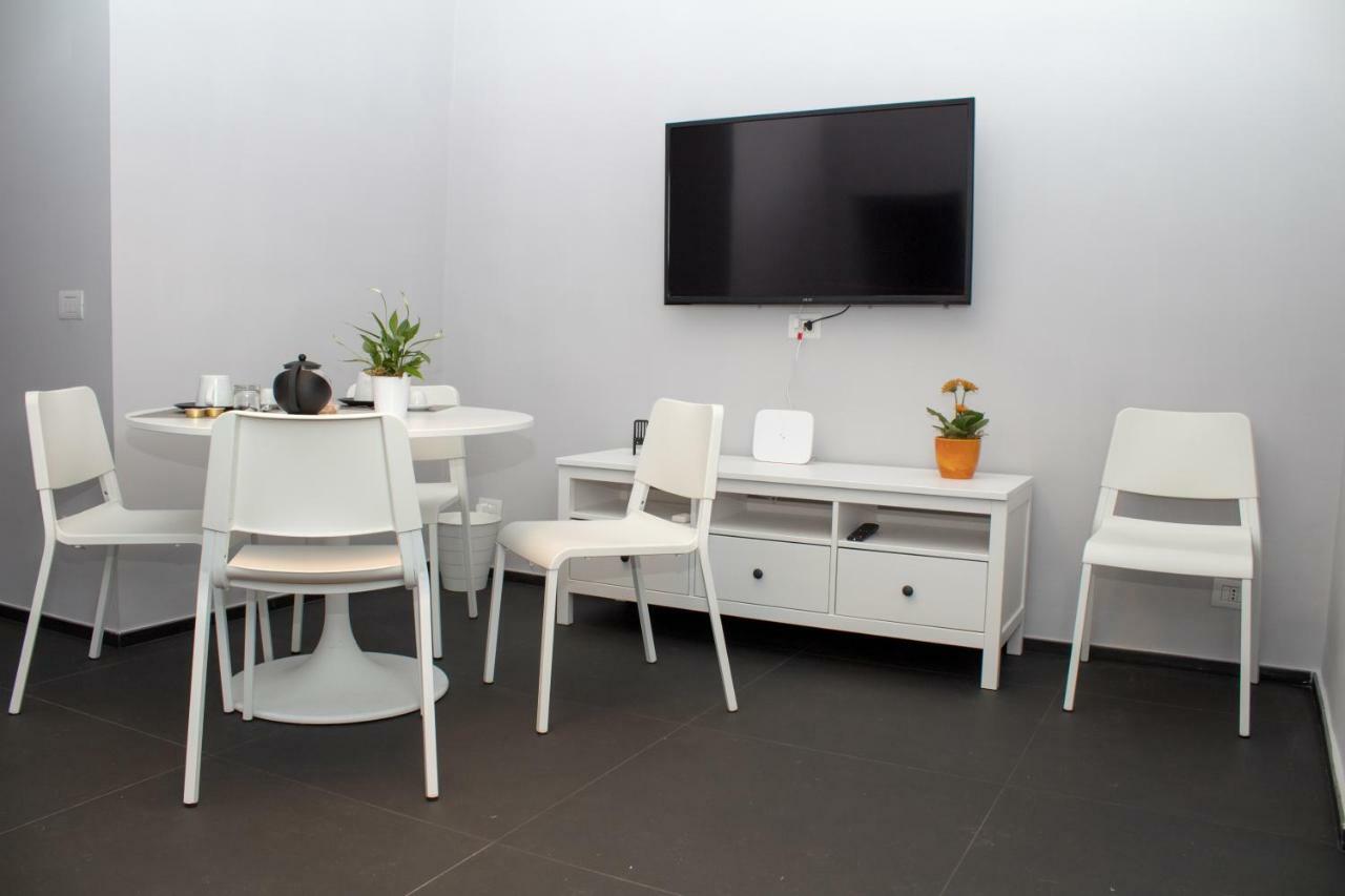 Residenza Spinelli Appartement Napels Buitenkant foto
