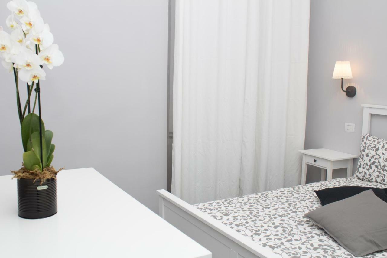 Residenza Spinelli Appartement Napels Buitenkant foto